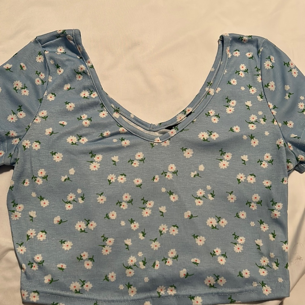 SHEIN blue floral print cropped top with a v-neck.